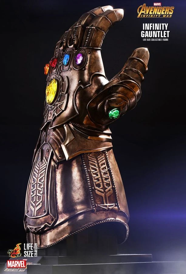 Hot Toys Avengers 3: Infinity War - Infinity Gauntlet Prop Replica 2 Hot Toys Avengers 3: Infinity War - Infinity Gauntlet Prop Replica - Image 2