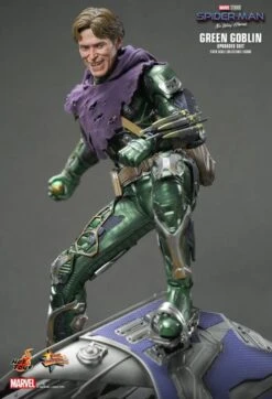 Hot Toys Spider-Man: No Way Home - Green Goblin (Upgraded Suit) 1:6 Scale Figure -Board Games Store HOTMMS674 Marvel Green Goblin Upgraded Suit 03 926cc2a7 fa51 4afc a8a7 e85d4041372b
