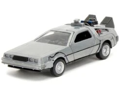 Jada Toys Back To The Future - DeLorean 1:32 Scale 3-Pack -Board Games Store JAD33399 BttF DeLorean 1 32 3 Pk 4