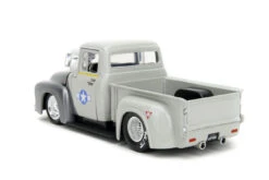 Jada Toys Street Fighter - Ford F-100 (1956) 1:24 With Guile Figure Hollywood Rides Diecast Vehicle -Board Games Store JAD34373 StreetFighter F100 wGuile 05 c5fb7628 3c6d 4d8a a6cc 65260f8a2be6