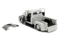 Jada Toys Street Fighter - Ford F-100 (1956) 1:24 With Guile Figure Hollywood Rides Diecast Vehicle -Board Games Store JAD34373 StreetFighter F100 wGuile 07 5ea7fd65 b4dd 4c27 9687 a2ca3a873ead