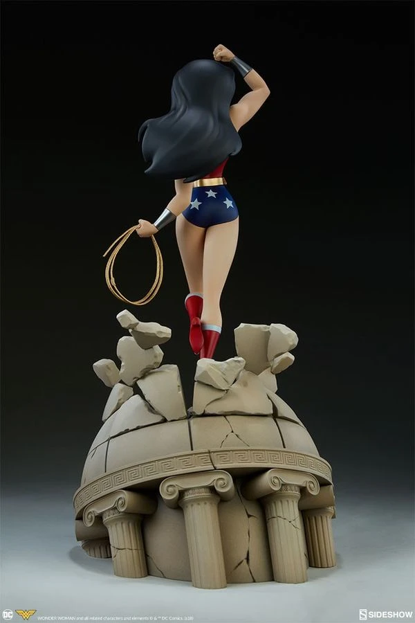 Justice League Animated - Wonder Woman Statue 4 Justice League Animated - Wonder Woman Statue - Image 4