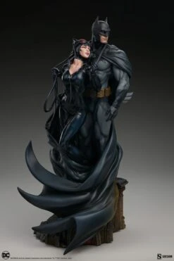 DC Comics - Batman & Catwoman Diorama -Board Games Store SID200618 DC Batman Catwoman StatueD