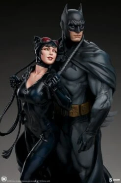 DC Comics - Batman & Catwoman Diorama -Board Games Store SID200618 DC Batman Catwoman StatueE