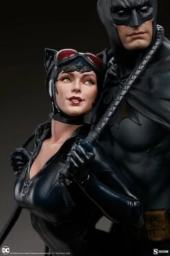 DC Comics - Batman & Catwoman Diorama -Board Games Store SID200618 DC Batman Catwoman StatueH