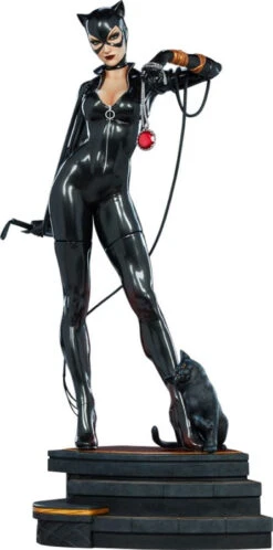 DC Comics - Catwoman Premium Format Statue